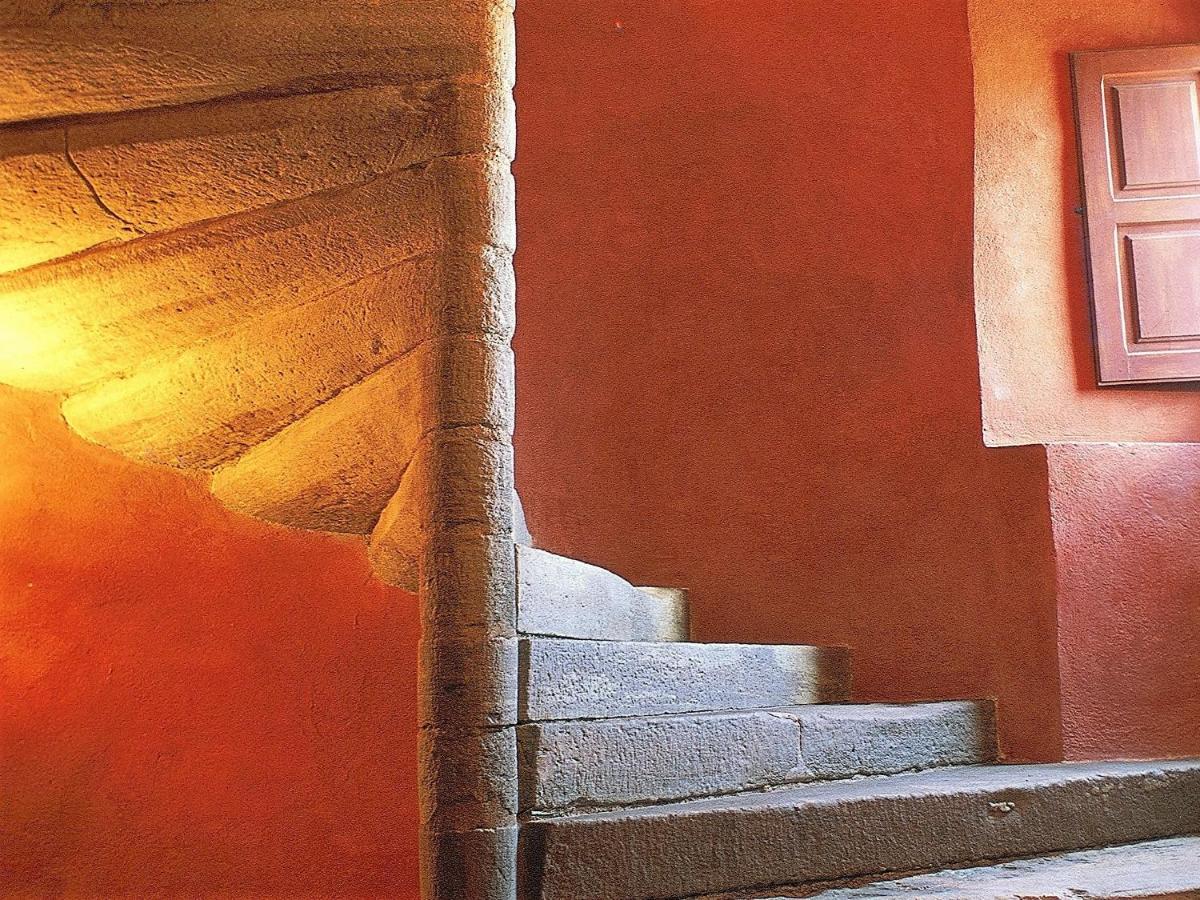 Chateau La Servayrie - Chambre D'Hotes Marcillac-Vallon Екстериор снимка